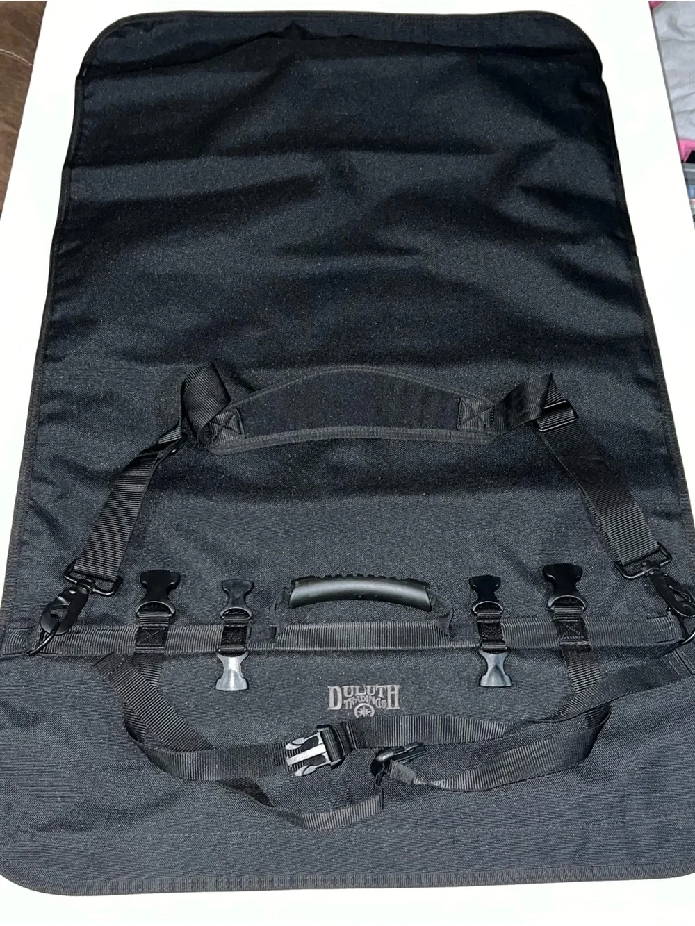 Duluth Trading Co Black Padded-Strap Garment/Carry Bag